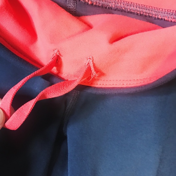 Athleta Gray Cropped Leggings - Picture 4 of 8